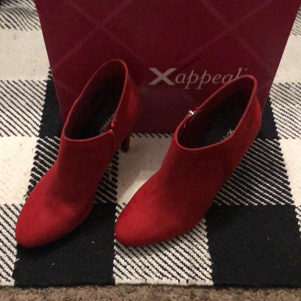 Red booties - Picture 2 of 4